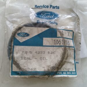 Genuine Ford Transit Rear Wheel Hub Axle Shaft Oil Seal NOS 1061716 92VB-4233-B2C